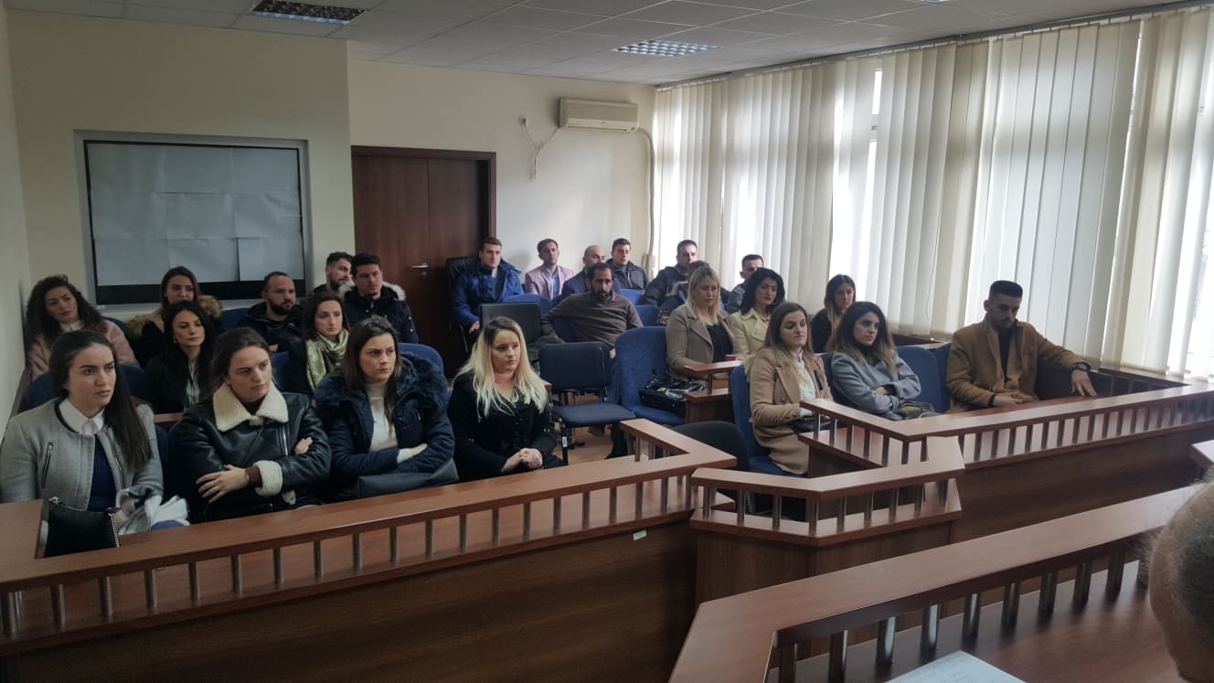 25 të rinjë nisin praktikën në Gjykatën Themelore të Gjakovës